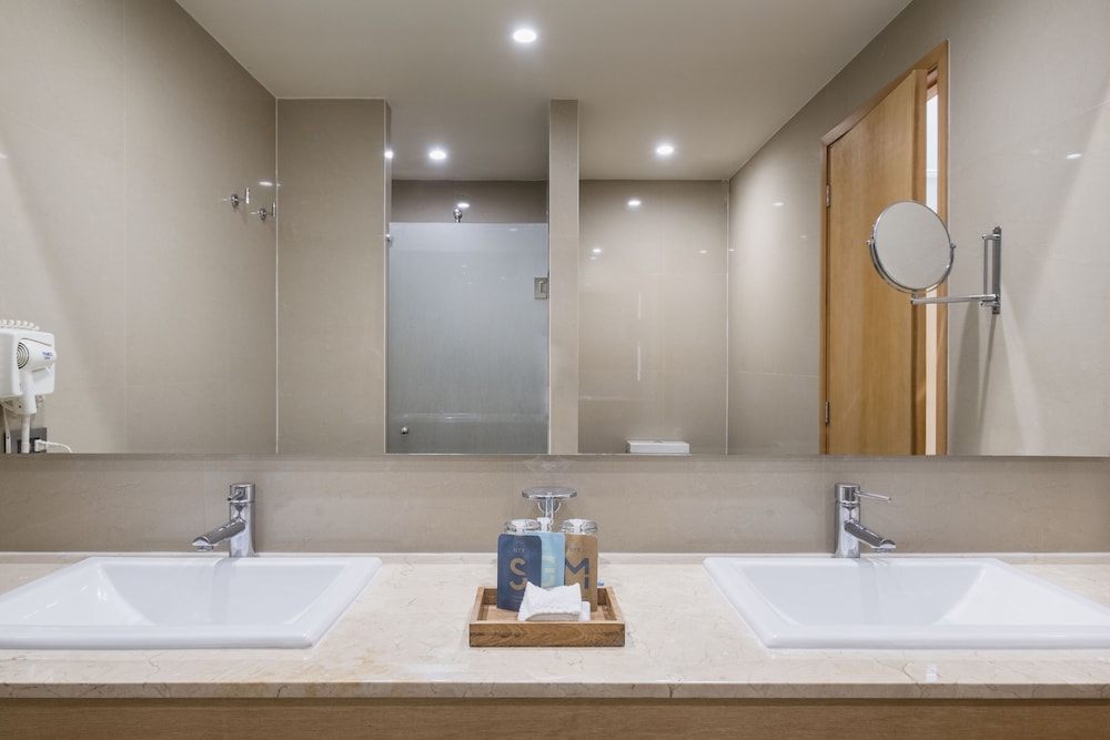Hotel NYX Cancun - Near La Isla Shopping Mall — Hotel rooms in Cancun, Quintana Roo