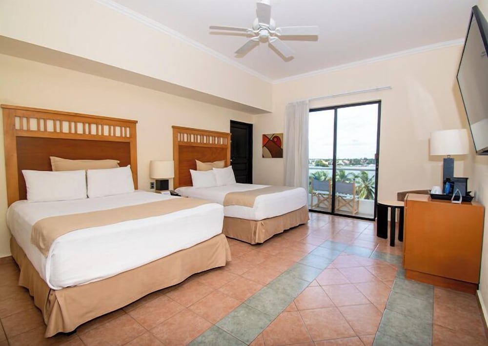 Hotel NYX Cancun - Near La Isla Shopping Mall — Hotel rooms in Cancun, Quintana Roo
