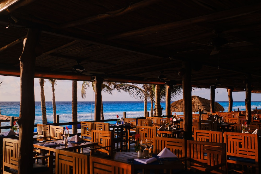 Hotel NYX Cancun - Near La Isla Shopping Mall — Restaurant & bars in Cancun, Quintana Roo