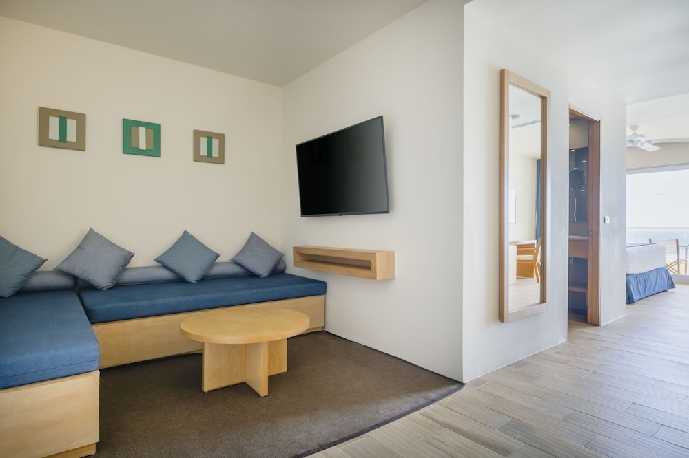 Hotel NYX Cancun - Near La Isla Shopping Mall — Hotel rooms in Cancun, Quintana Roo
