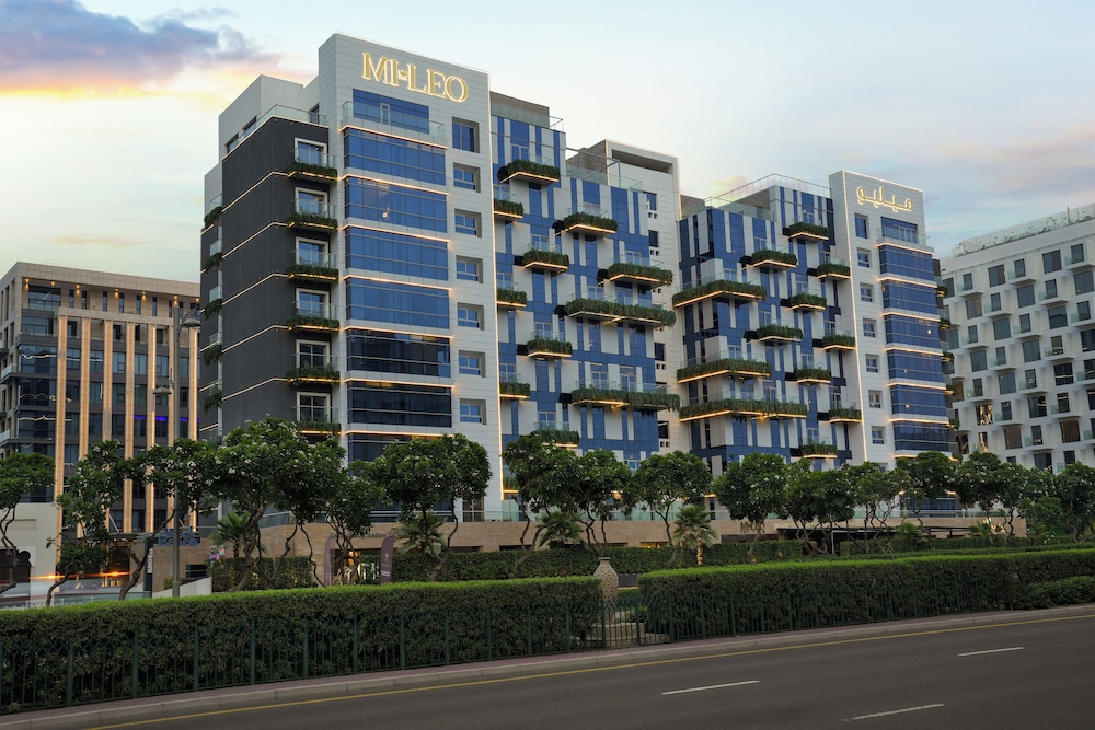 Mileo Hotel The Palm — Hotel building in Dubai