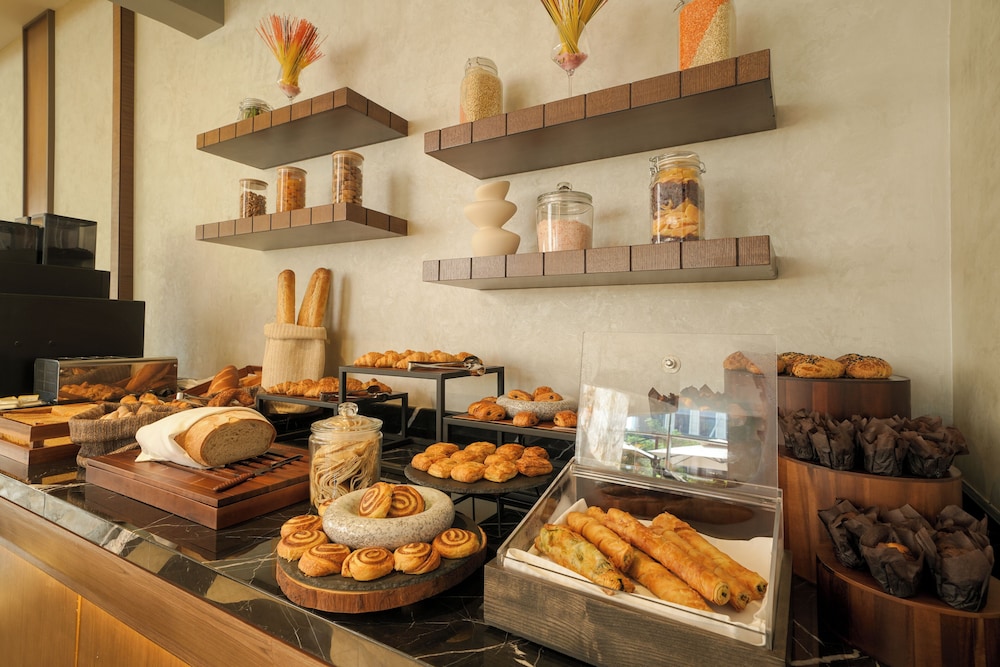 Mileo Hotel The Palm — Restaurant & bars in Dubai
