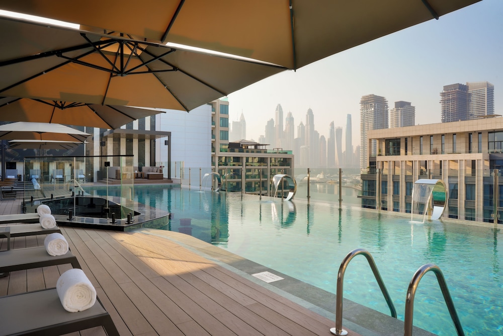 Mileo Hotel The Palm — Swimming pool in Dubai