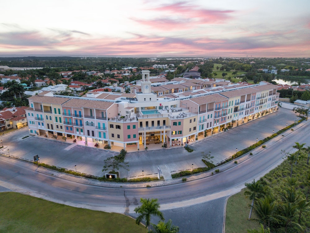 Reserva Real by Harper — Hotel building in Bavaro, La Altagracia