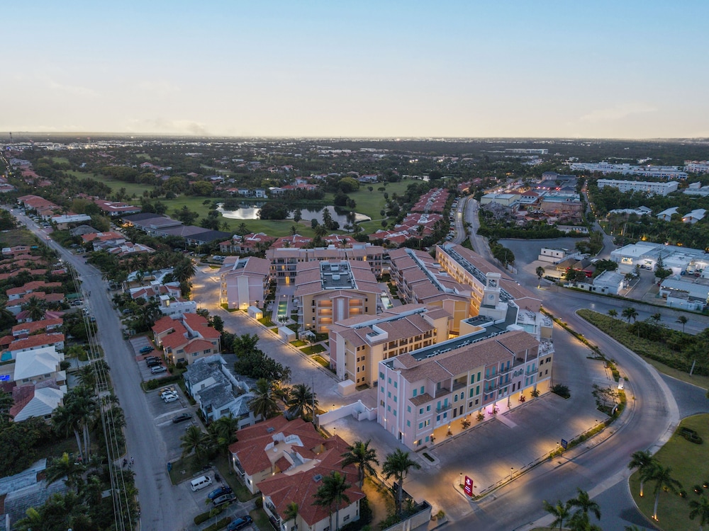Reserva Real by Harper — Hotel building in Bavaro, La Altagracia