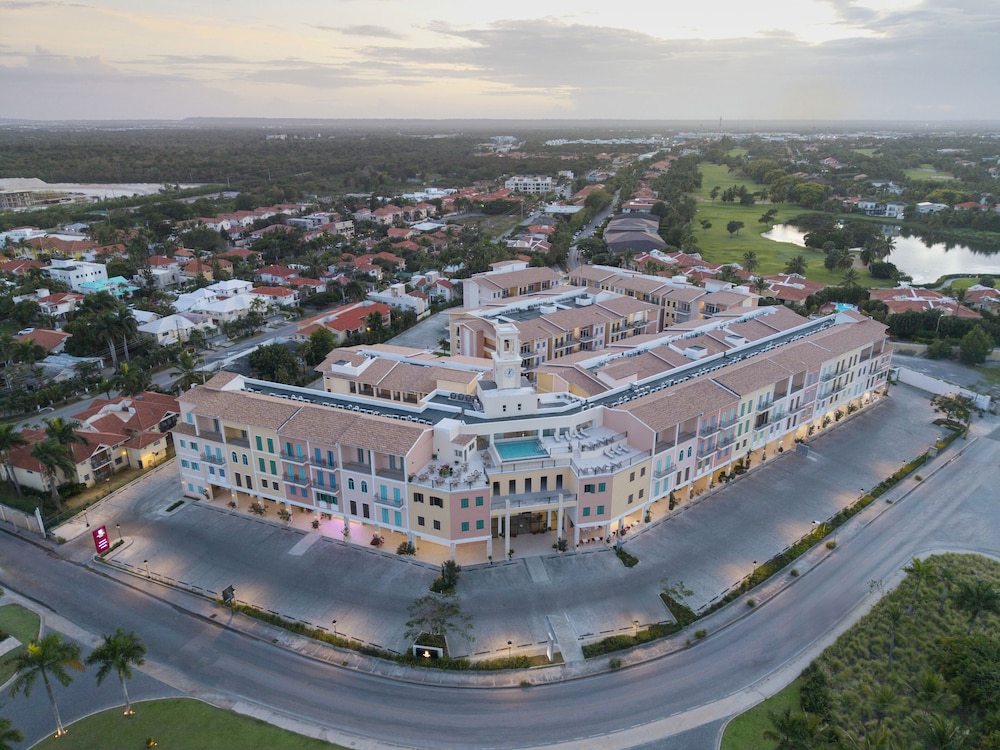 Reserva Real by Harper — Hotel building in Bavaro, La Altagracia