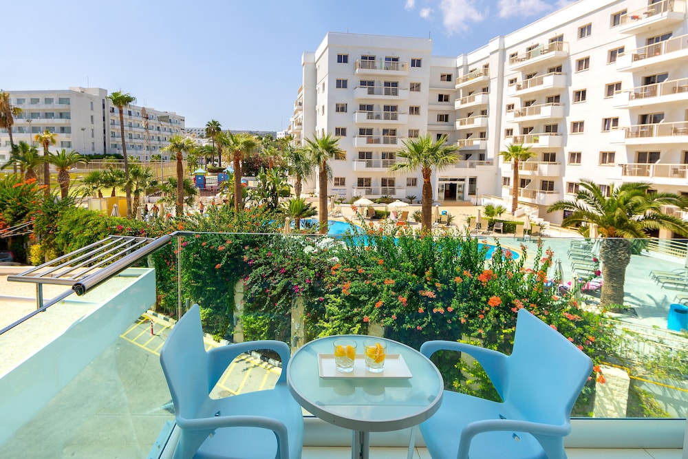Vrissaki Beach Hotel — Hotel building in Protaras, Famagusta Region