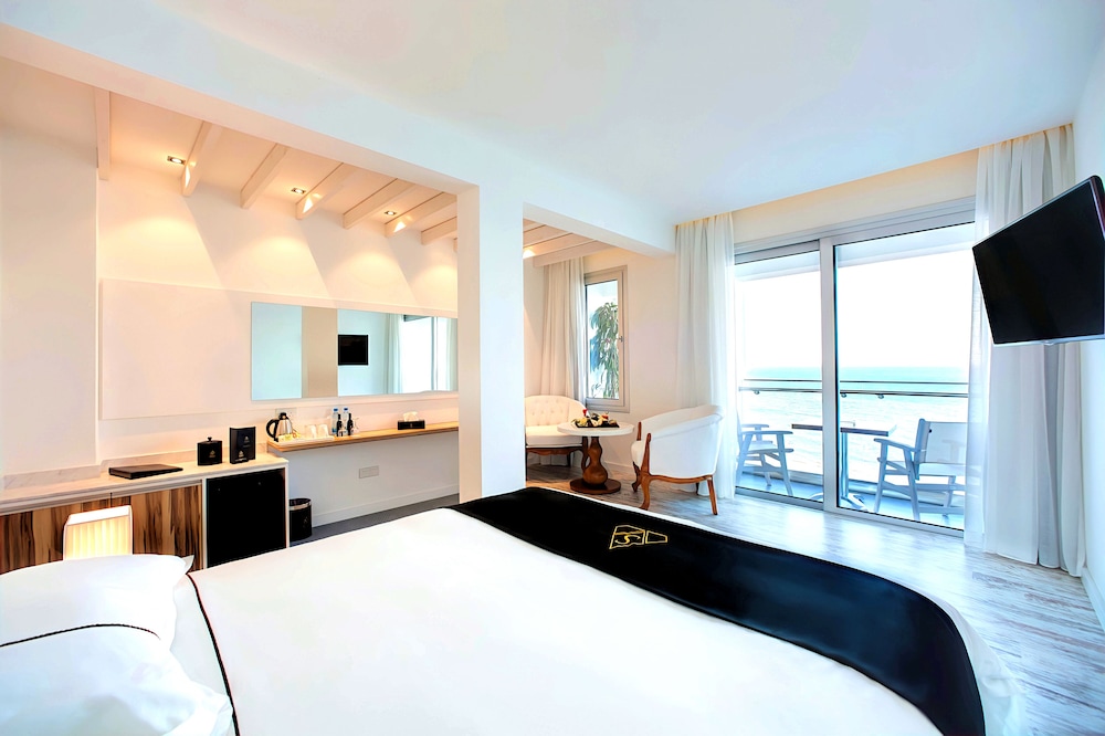 The Ciao Stelio Deluxe Hotel - Adults Only — Hotel rooms in Larnaca, Larnaca Region