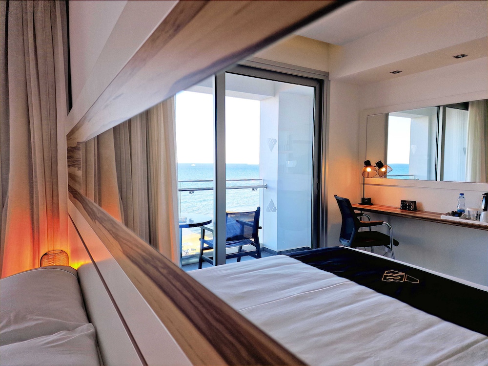 The Ciao Stelio Deluxe Hotel - Adults Only — Hotel rooms in Larnaca, Larnaca Region