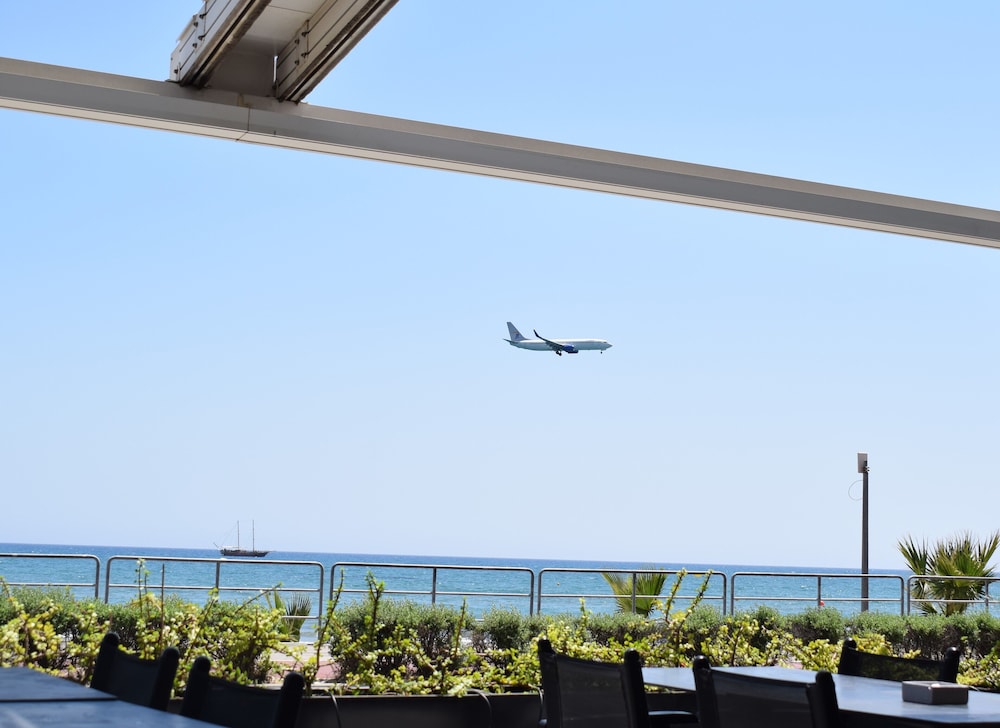 The Ciao Stelio Deluxe Hotel - Adults Only — Restaurant & bars in Larnaca, Larnaca Region