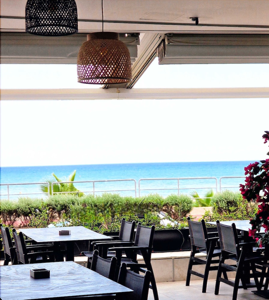 The Ciao Stelio Deluxe Hotel - Adults Only — Restaurant & bars in Larnaca, Larnaca Region