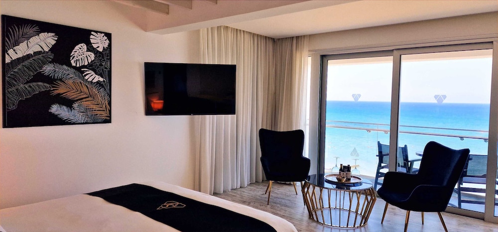 The Ciao Stelio Deluxe Hotel - Adults Only — Hotel rooms in Larnaca, Larnaca Region