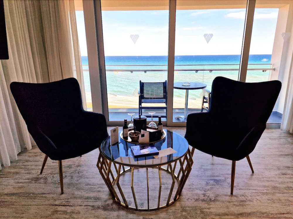 The Ciao Stelio Deluxe Hotel - Adults Only — Hotel rooms in Larnaca, Larnaca Region