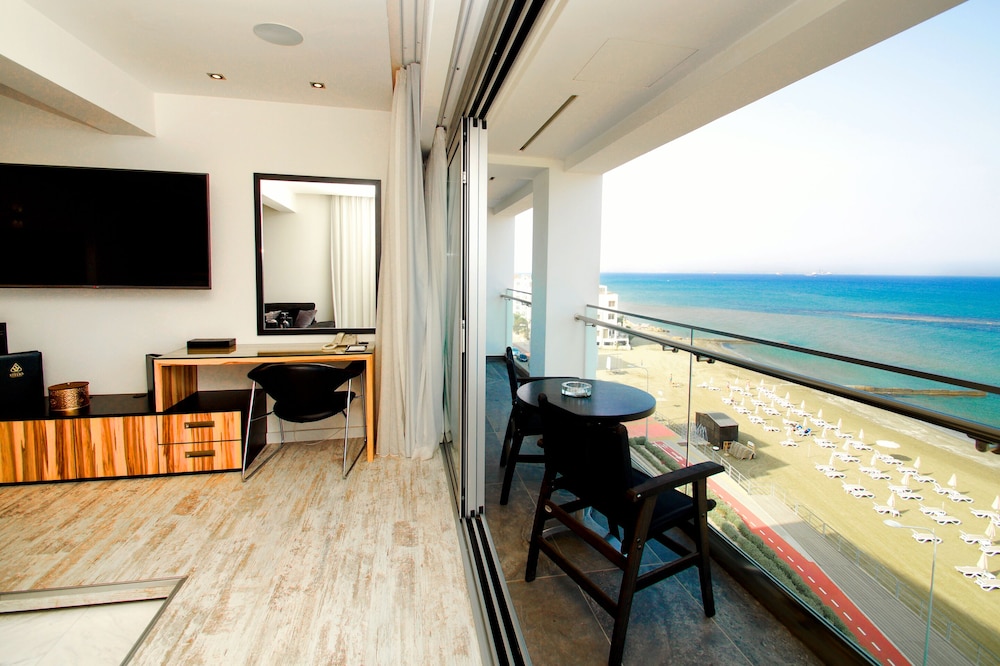 The Ciao Stelio Deluxe Hotel - Adults Only — Hotel rooms in Larnaca, Larnaca Region