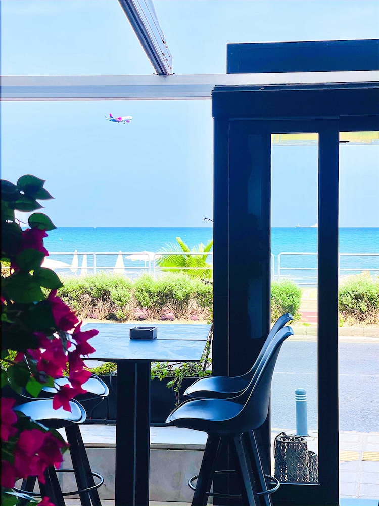 The Ciao Stelio Deluxe Hotel - Adults Only — Restaurant & bars in Larnaca, Larnaca Region