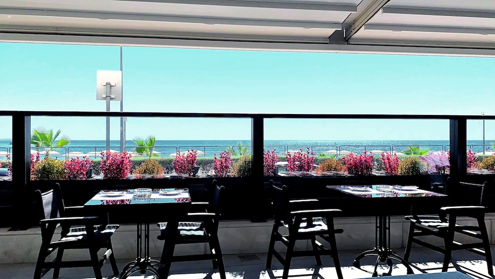 The Ciao Stelio Deluxe Hotel - Adults Only — Restaurant & bars in Larnaca, Larnaca Region