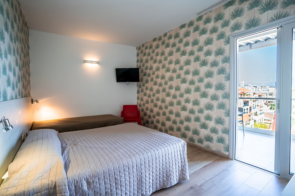 Harmony Bay Hotel — Hotel rooms in Limassol, Limassol Region