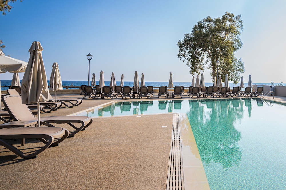 Harmony Bay Hotel — Swimming pool in Limassol, Limassol Region