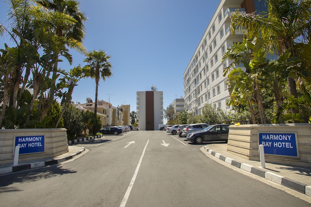 Harmony Bay Hotel — Hotel building in Limassol, Limassol Region
