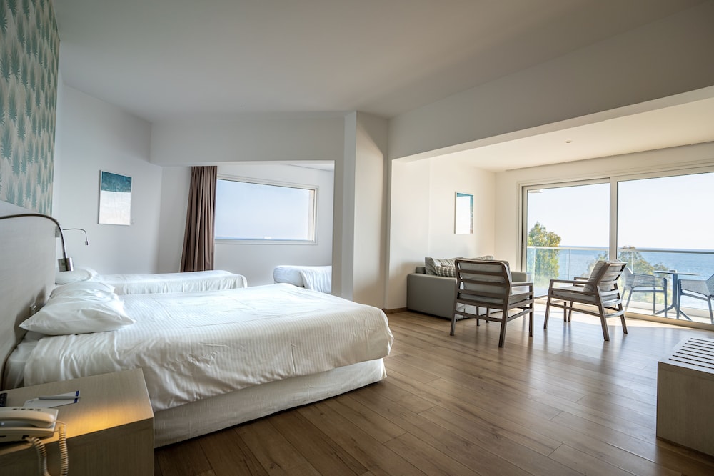 Harmony Bay Hotel — Hotel rooms in Limassol, Limassol Region