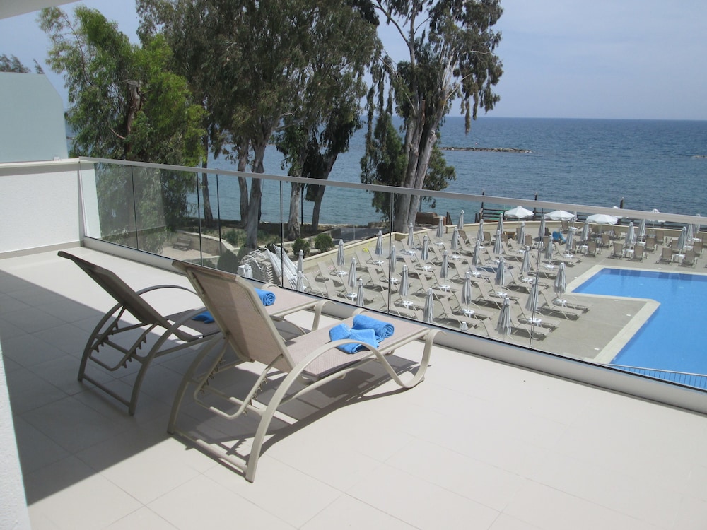 Harmony Bay Hotel — Swimming pool in Limassol, Limassol Region