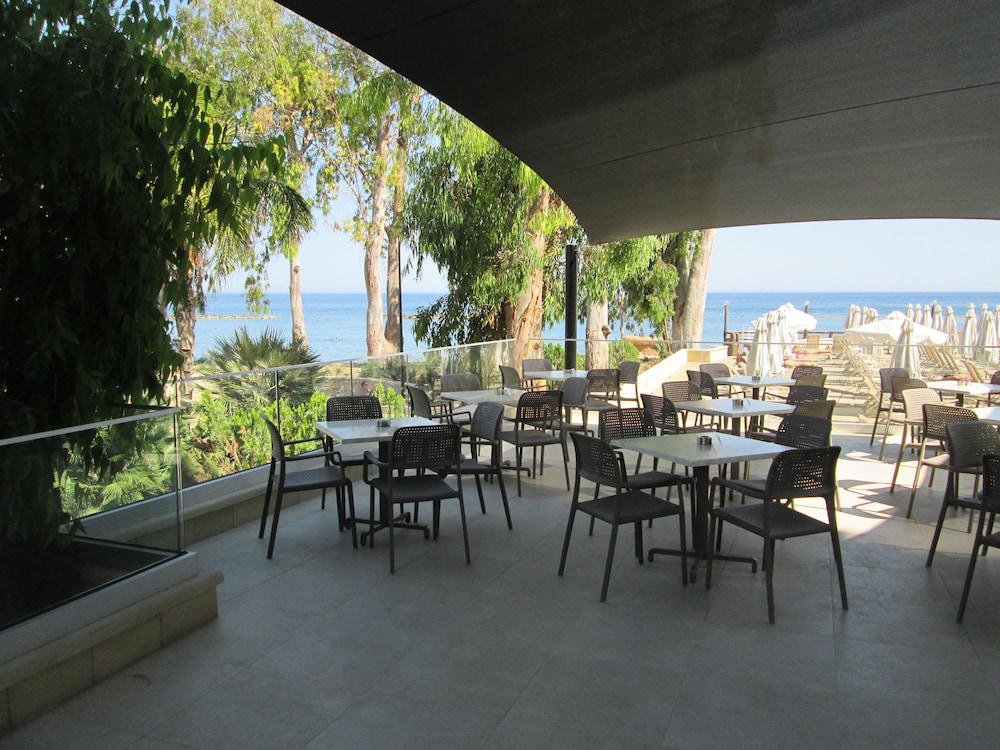 Harmony Bay Hotel — Restaurant & bars in Limassol, Limassol Region