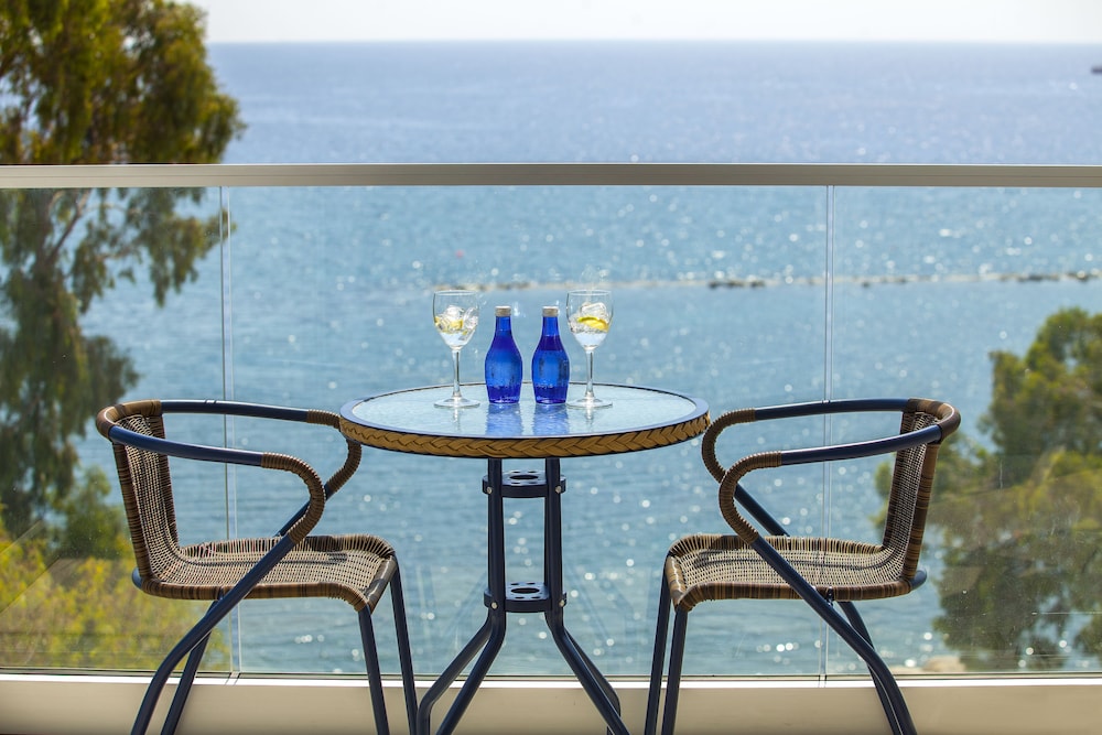 Harmony Bay Hotel — Hotel rooms in Limassol, Limassol Region