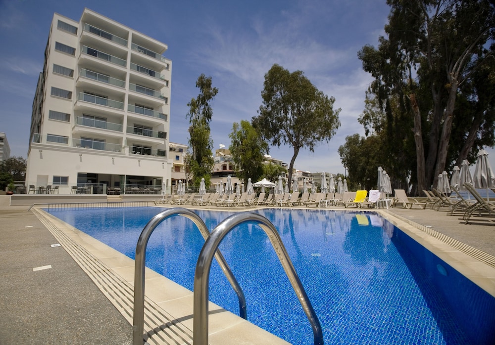 Harmony Bay Hotel — Swimming pool in Limassol, Limassol Region
