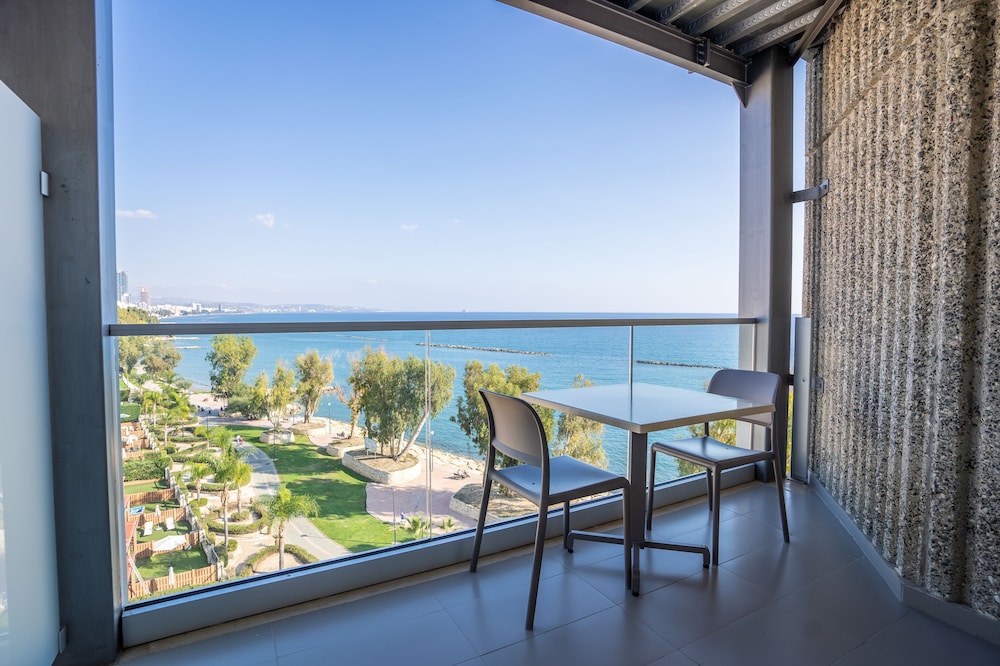 Harmony Bay Hotel — Hotel rooms in Limassol, Limassol Region