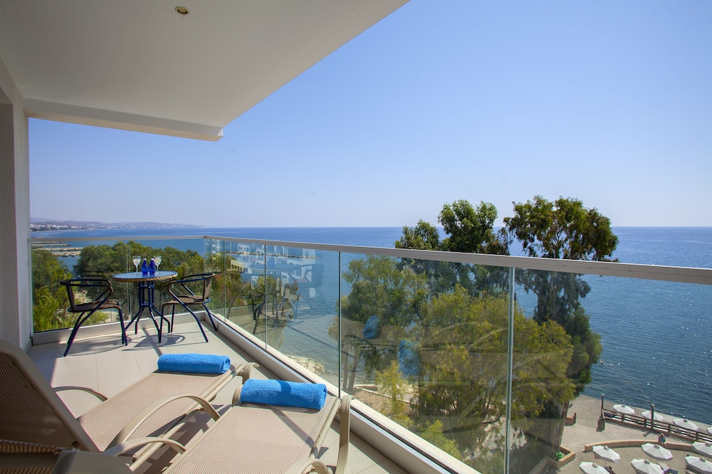 Harmony Bay Hotel — Hotel rooms in Limassol, Limassol Region