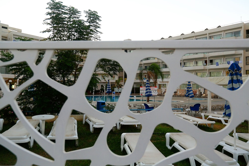 Odessa Beach Hotel — Hotel building in Protaras, Famagusta Region