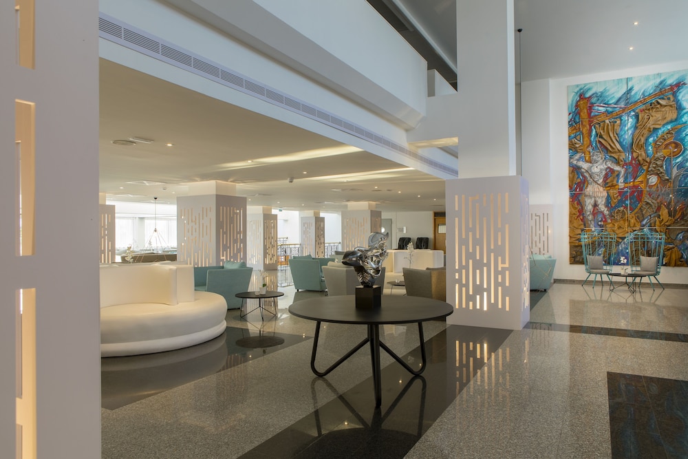 Odessa Beach Hotel — Hotel building in Protaras, Famagusta Region