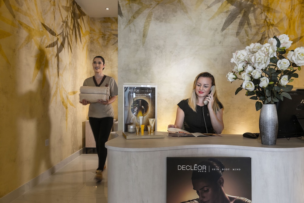 Odessa Beach Hotel — Hotel building in Protaras, Famagusta Region