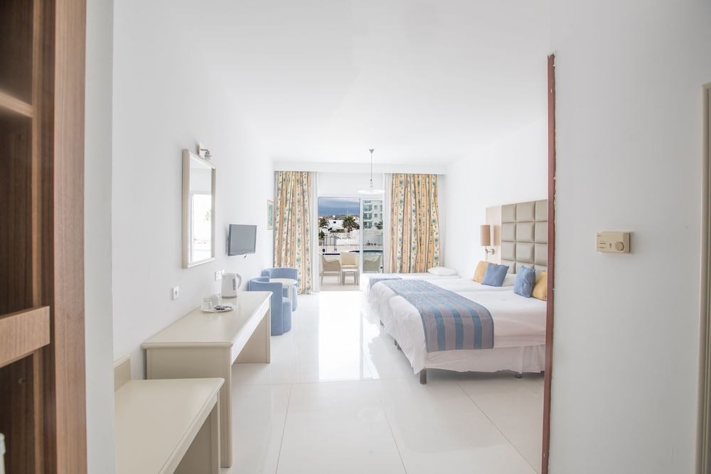 Odessa Beach Hotel — Hotel rooms in Protaras, Famagusta Region