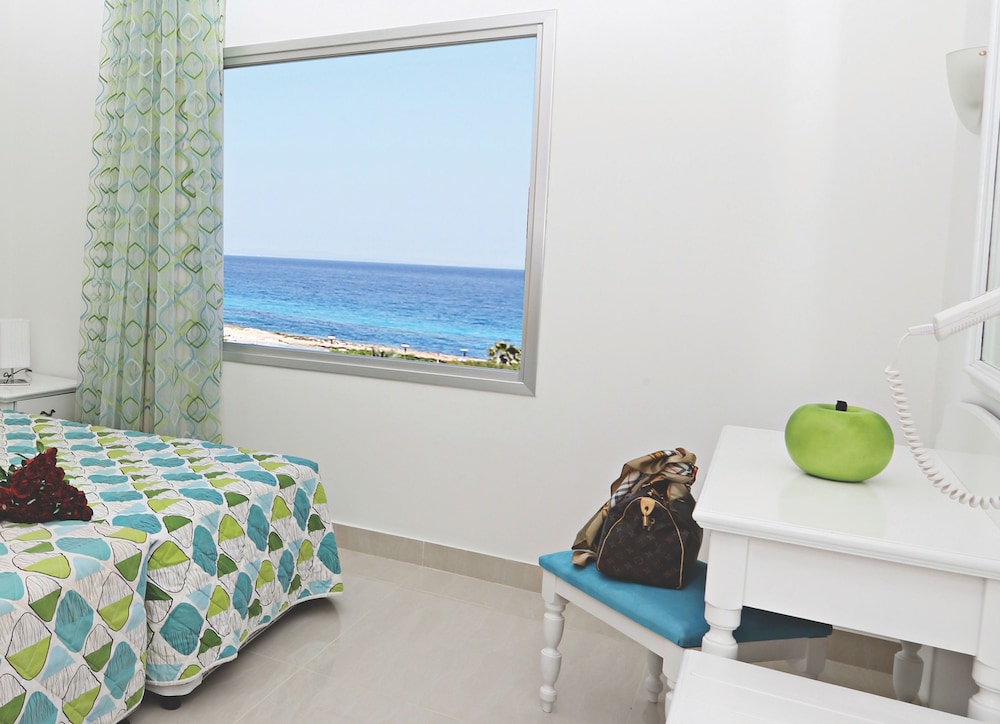 Marlita Beach Hotel Apartments — Hotel rooms in Protaras, Famagusta Region