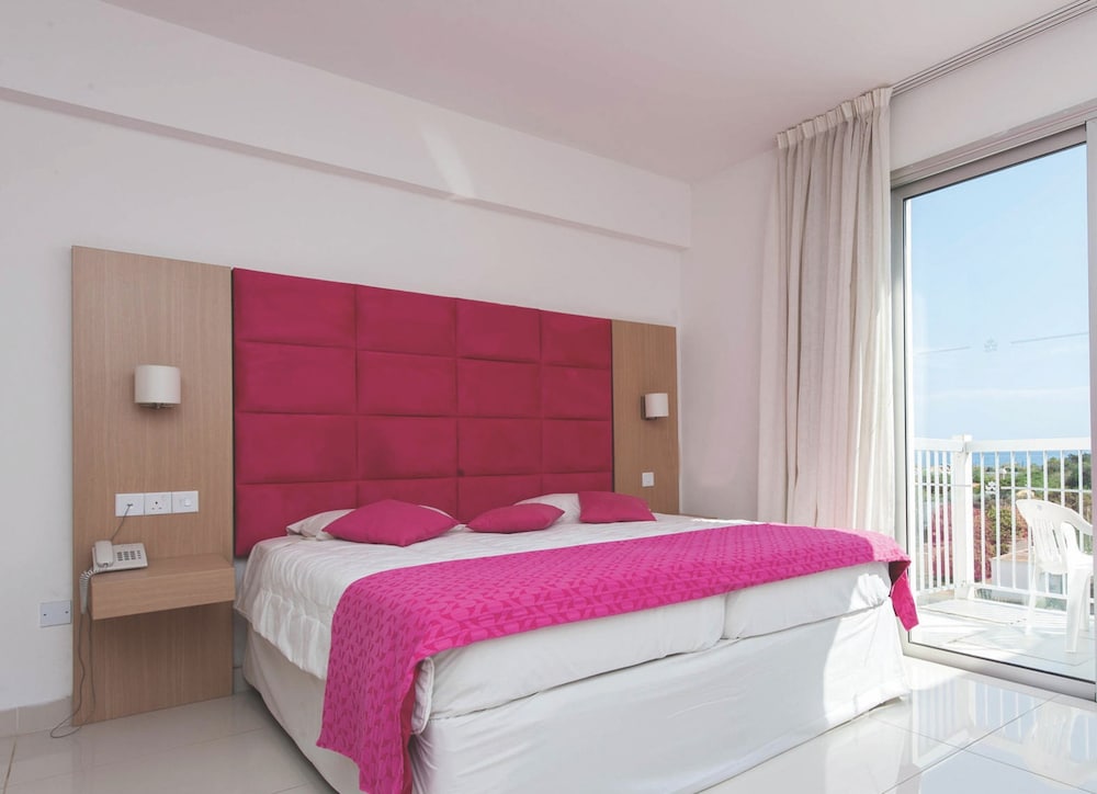 Marlita Beach Hotel Apartments — Hotel rooms in Protaras, Famagusta Region