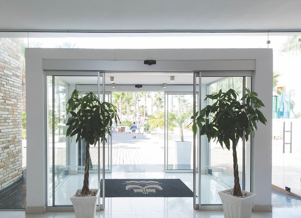 Marlita Beach Hotel Apartments — Hotel building in Protaras, Famagusta Region