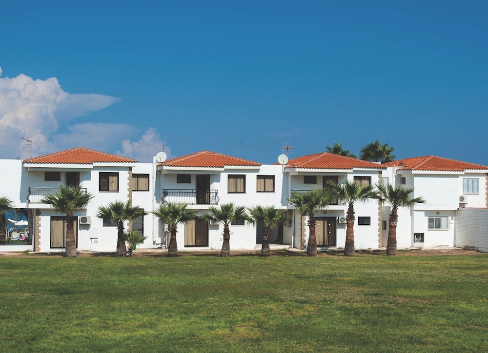 Marlita Beach Hotel Apartments — Hotel building in Protaras, Famagusta Region