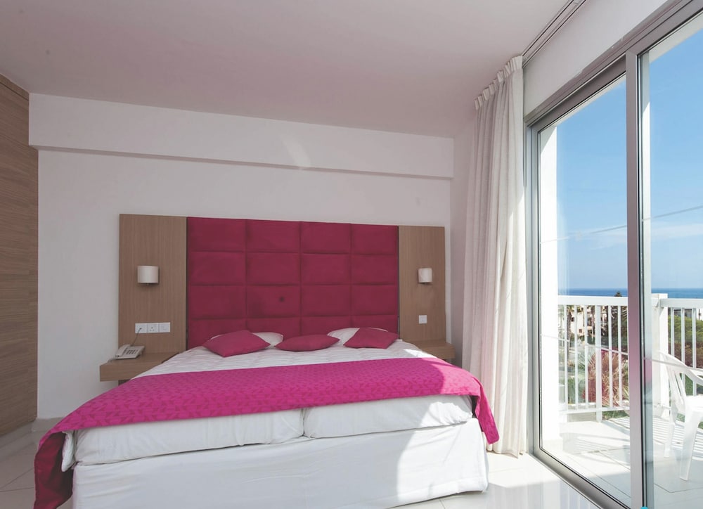 Marlita Beach Hotel Apartments — Hotel rooms in Protaras, Famagusta Region