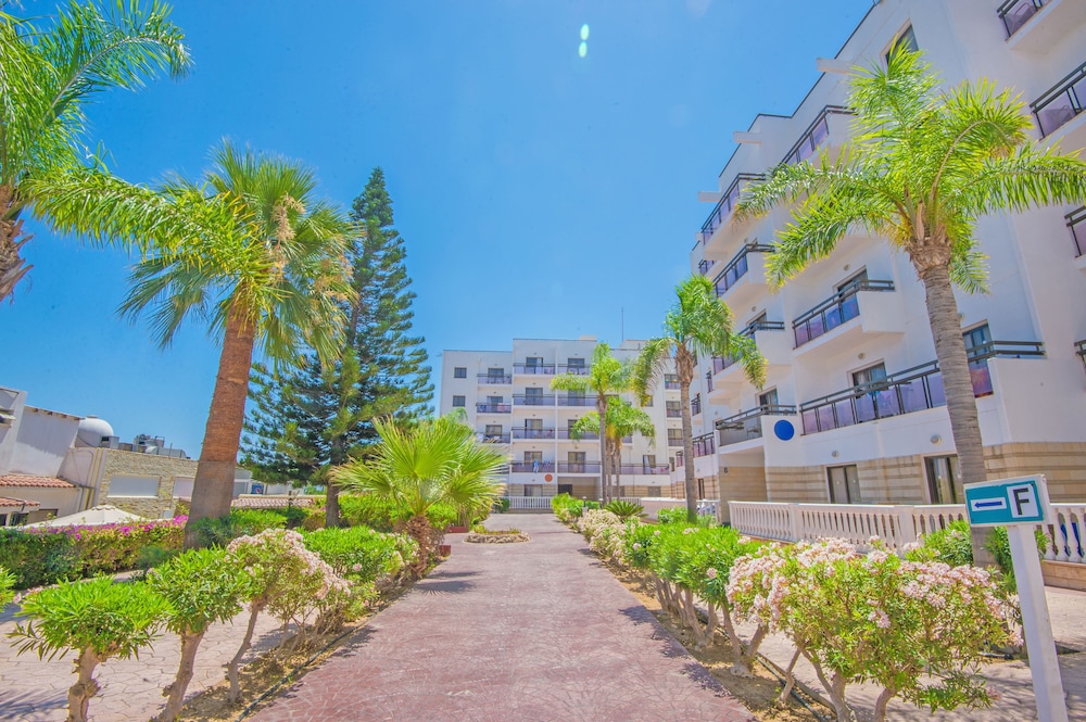 Marlita Beach Hotel Apartments — Hotel building in Protaras, Famagusta Region