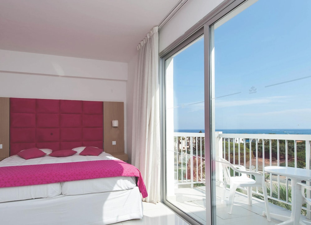 Marlita Beach Hotel Apartments — Hotel rooms in Protaras, Famagusta Region