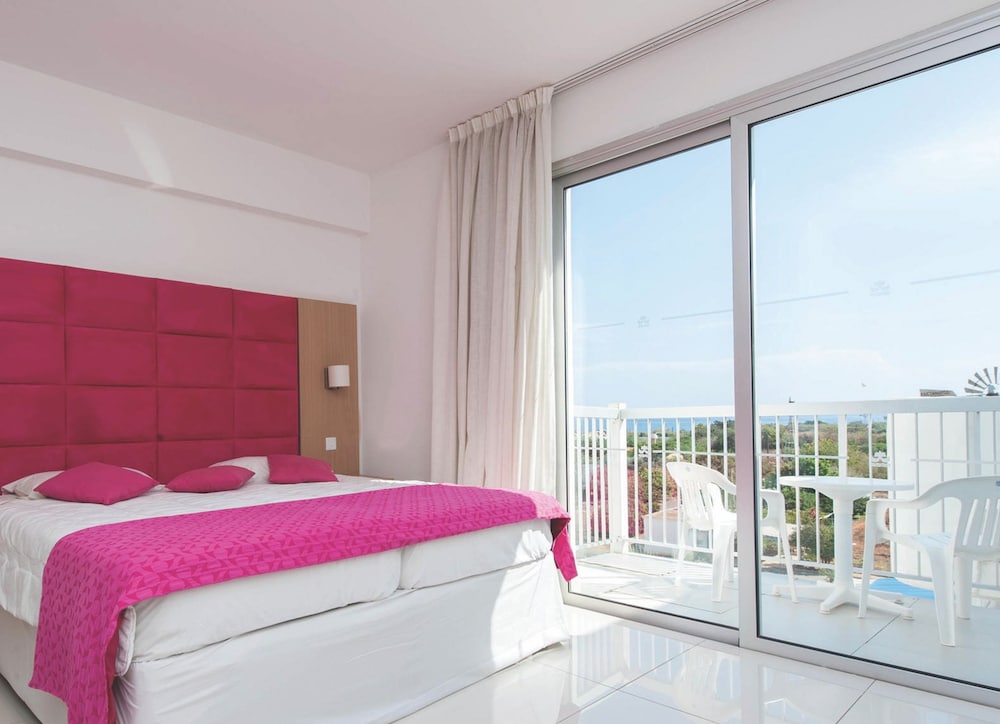 Marlita Beach Hotel Apartments — Hotel rooms in Protaras, Famagusta Region