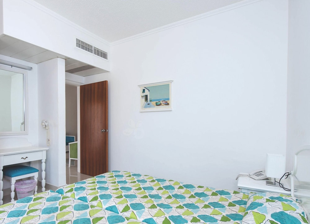 Marlita Beach Hotel Apartments — Hotel rooms in Protaras, Famagusta Region