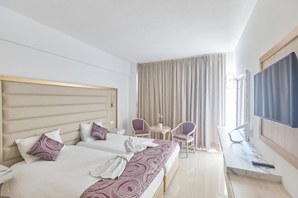 Tsokkos Protaras Hotel — Hotel rooms in Protaras, Famagusta Region