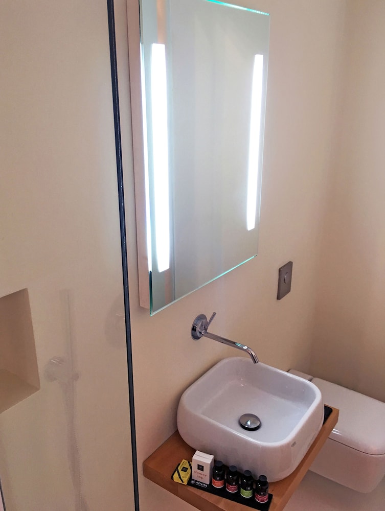 Lokàl Boutique Hotel — Hotel rooms in Larnaca, Larnaca Region
