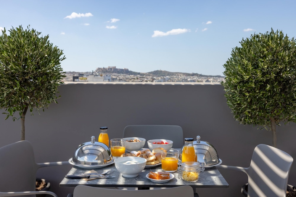 Sokio Attiki Hotel, Bw Premier Collection — Restaurant & bars in Athens, Attica