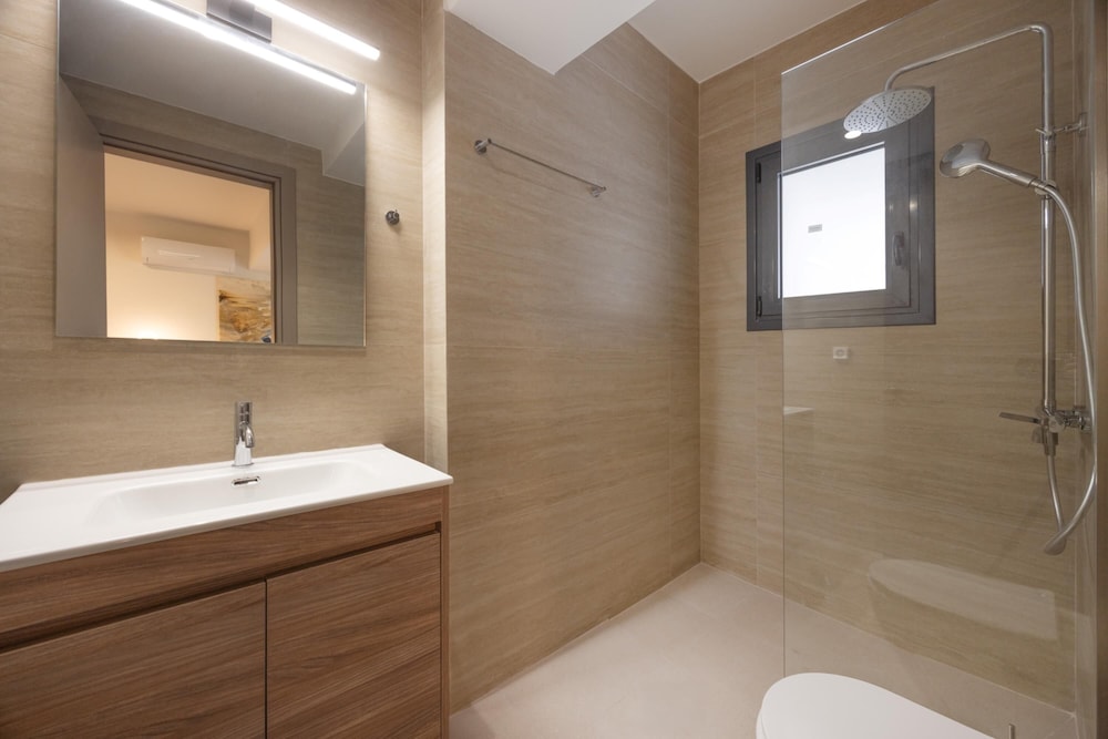 Sokio Attiki Hotel, Bw Premier Collection — Hotel rooms in Athens, Attica