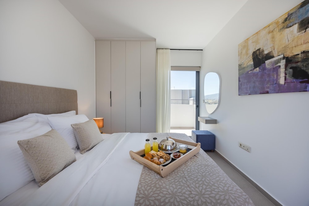 Sokio Attiki Hotel, Bw Premier Collection — Hotel rooms in Athens, Attica