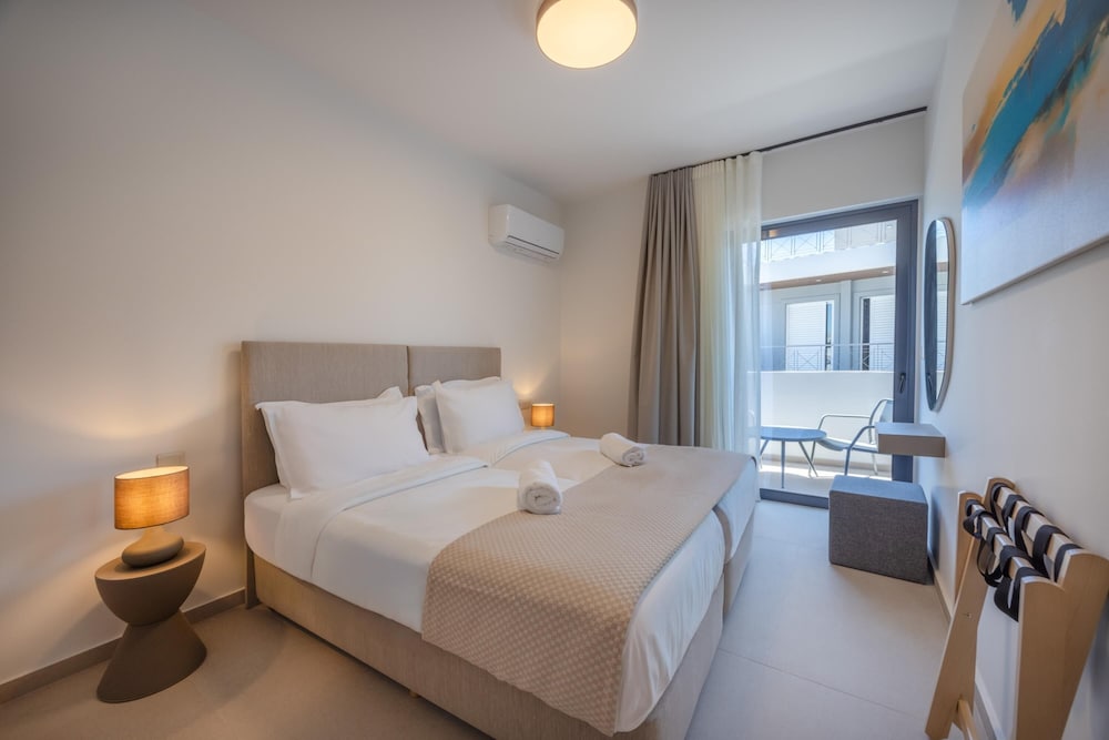 Sokio Attiki Hotel, Bw Premier Collection — Hotel rooms in Athens, Attica