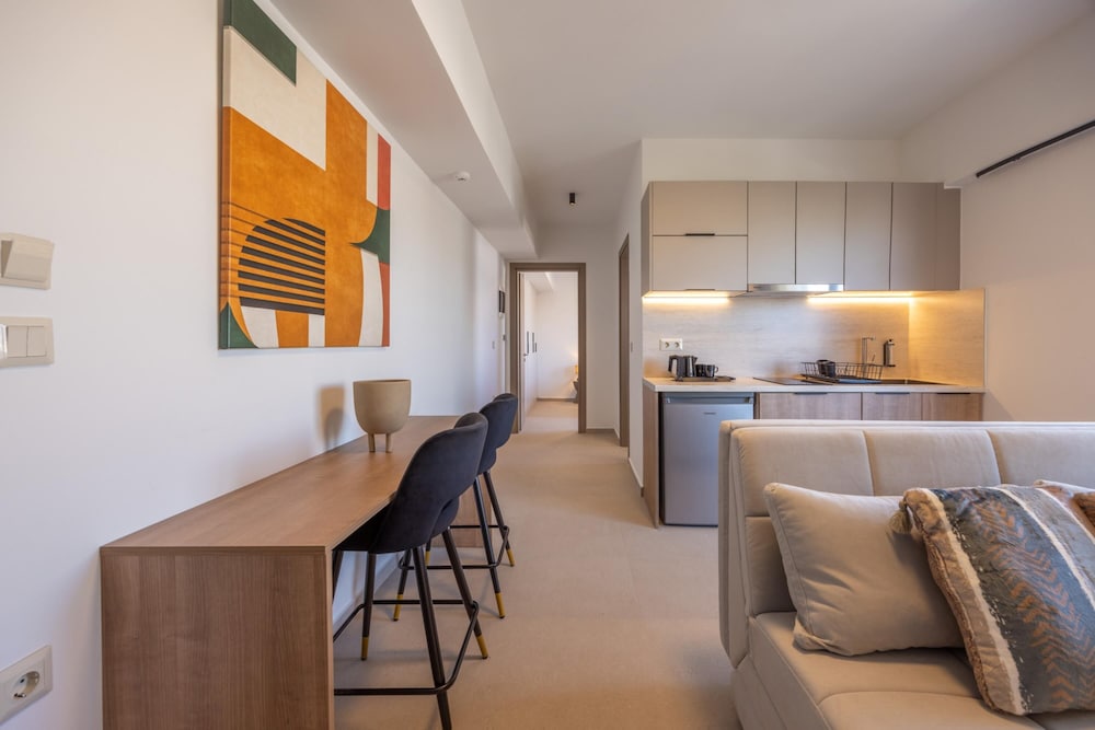 Sokio Attiki Hotel, Bw Premier Collection — Hotel rooms in Athens, Attica